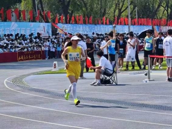 说明: 运动会7.jpg